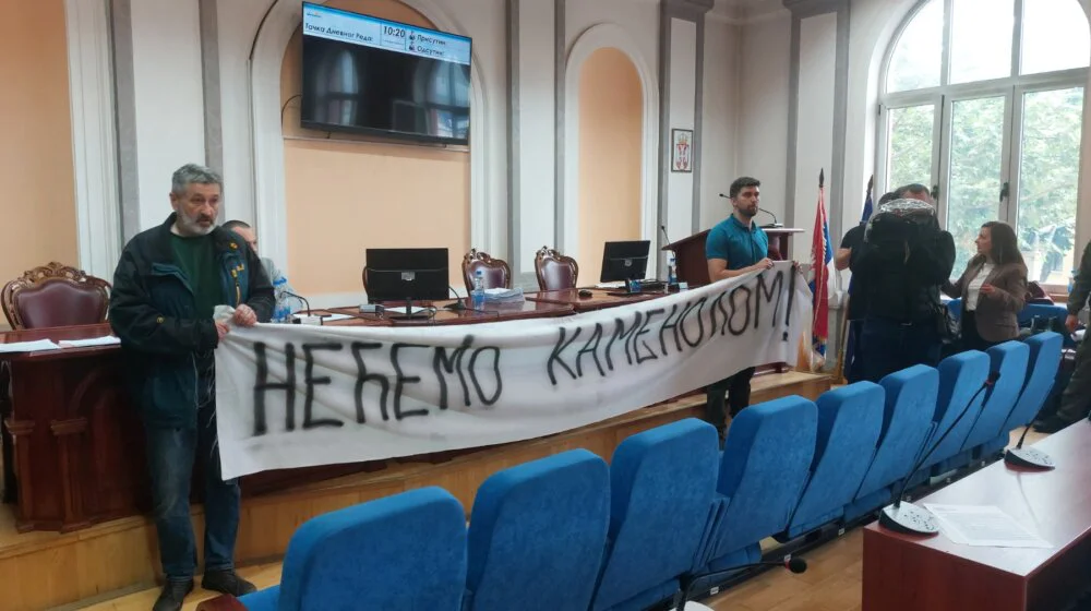 Srbija: Incidenti u Zaječaru tokom protesta zbog izgradnje kamenoloma